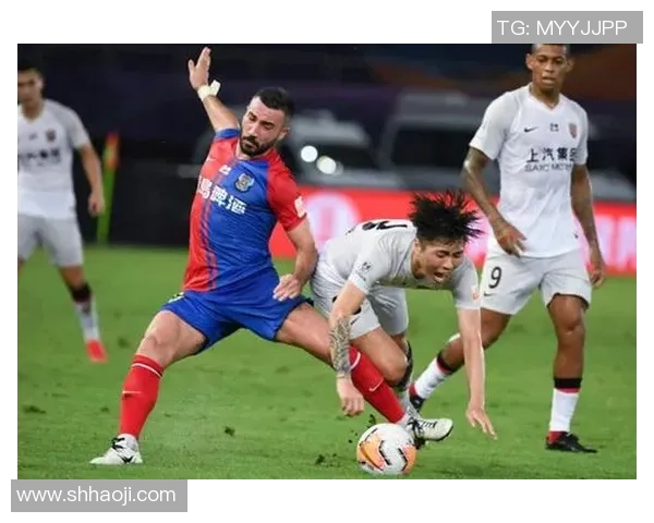 上海足球队速度之争引发热议球迷观点各异激烈讨论持续升温 上海足球队速度之争引发热议球迷观点各异激烈讨论持续升温