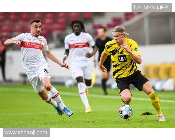 多特蒙德迎战乌迪内斯展现球队实力与战术对决的精彩较量