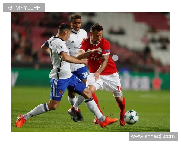 巴萨对决巴黎詹俊解说精彩瞬间回顾与分析 巴萨对决巴黎詹俊解说精彩瞬间回顾与分析